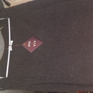 Women's Long Sleeve Yarn Ava and Viv NWT